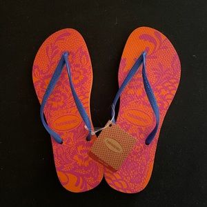 New Havaianas flip flops